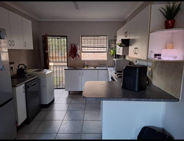 2 BEDROOM TOWNHOUSE FOR SALE IN KOOKRUS